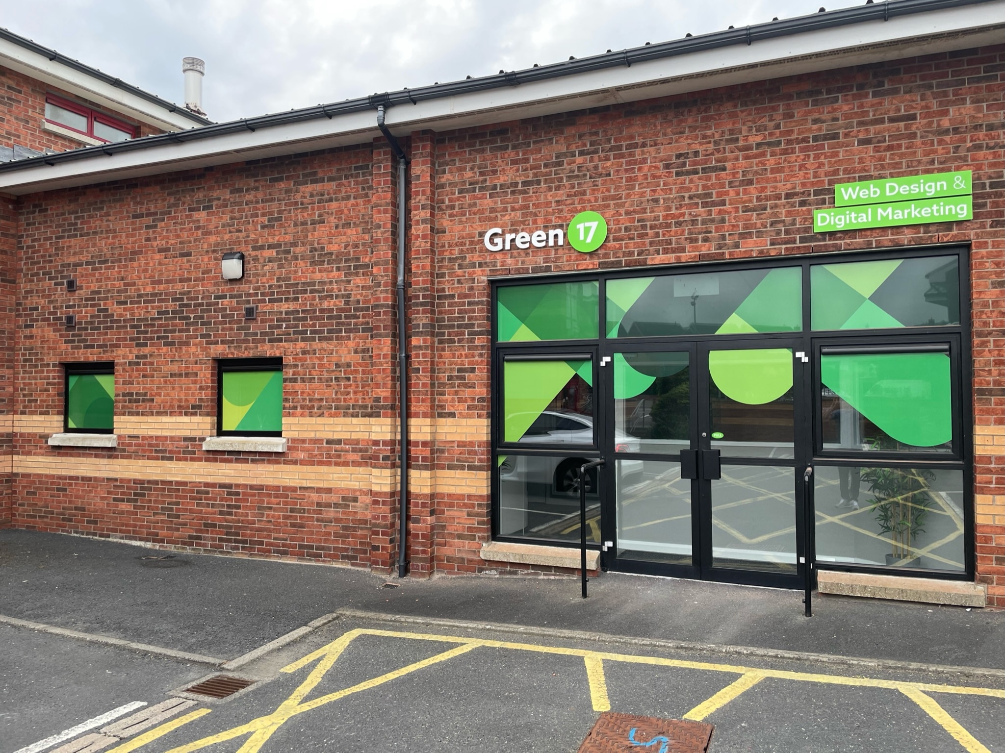 Green17 Creative logo
